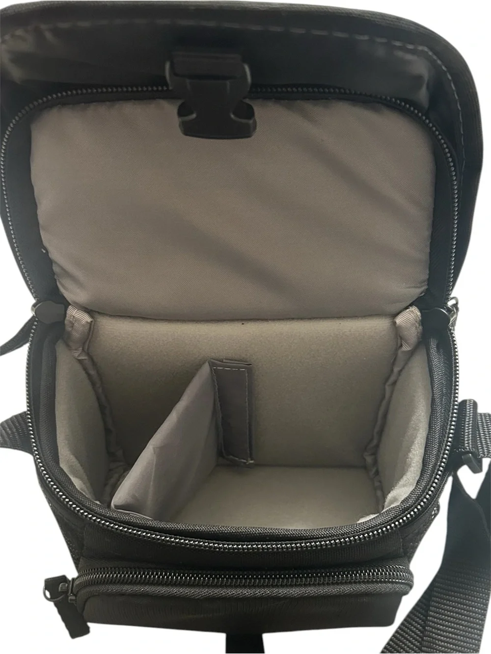 Sony LCS-U11 Soft Compact Carrying Case for Cyber-Shot Cameras Black